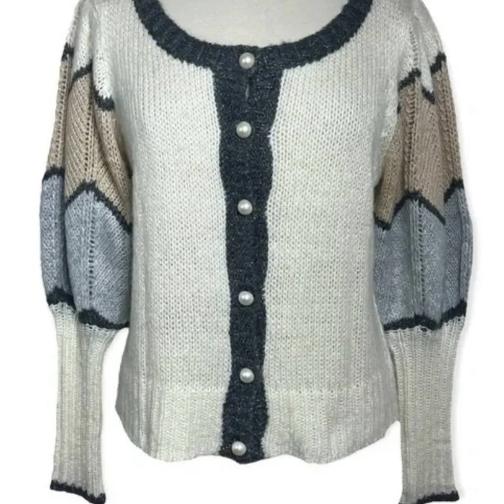 VENUS Cream and Gray Button-Up Cardigan - Picture 8 of 8